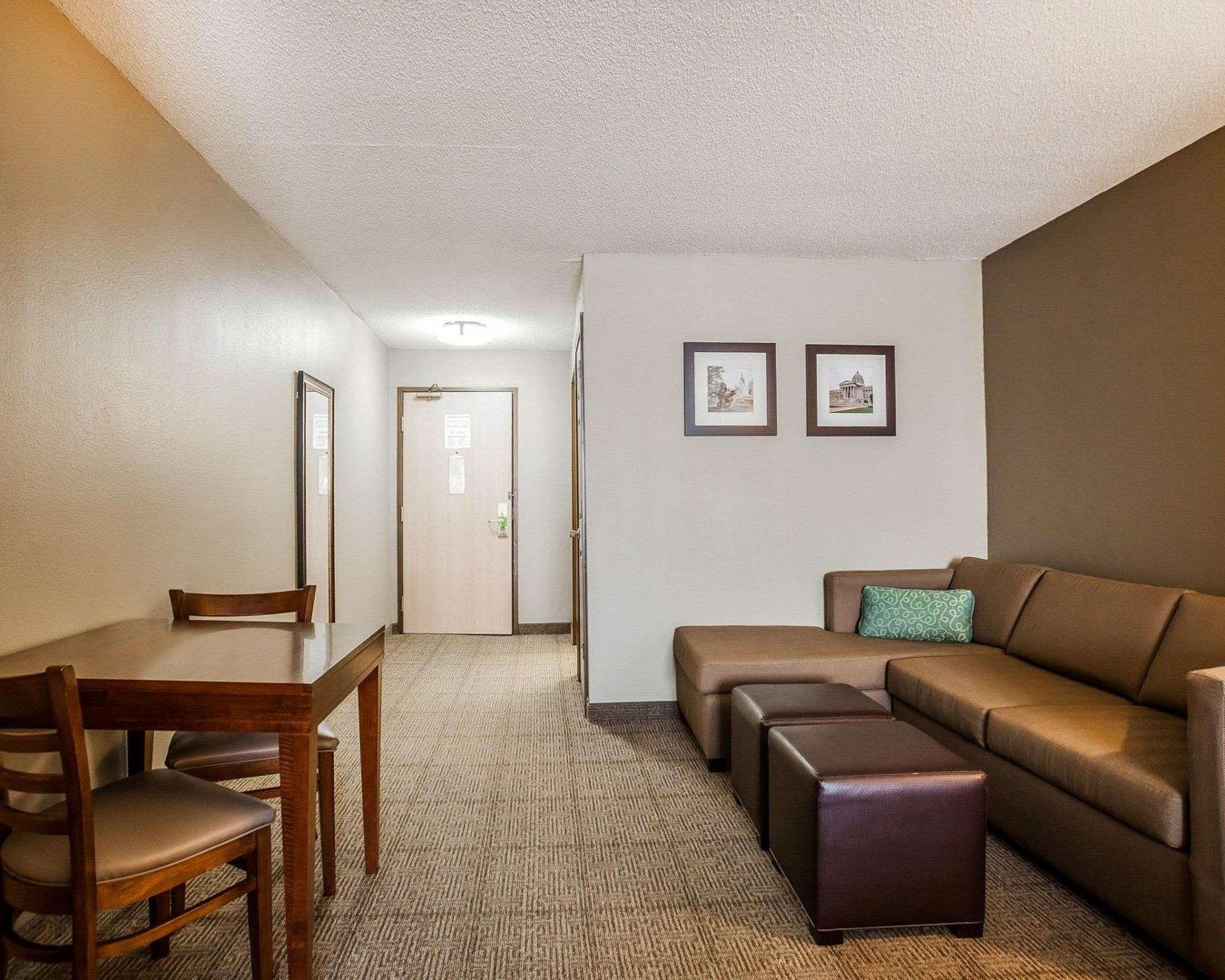 Comfort Inn & Suites Moberly Exterior photo
